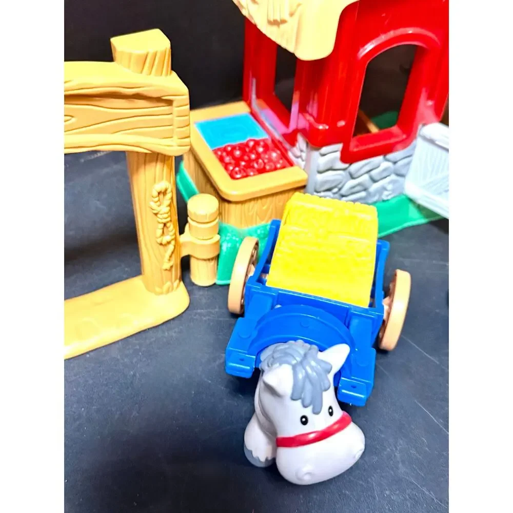 Fisher Price Little People 2003 Animal Stable Barn Farm Horses set 9 sounds